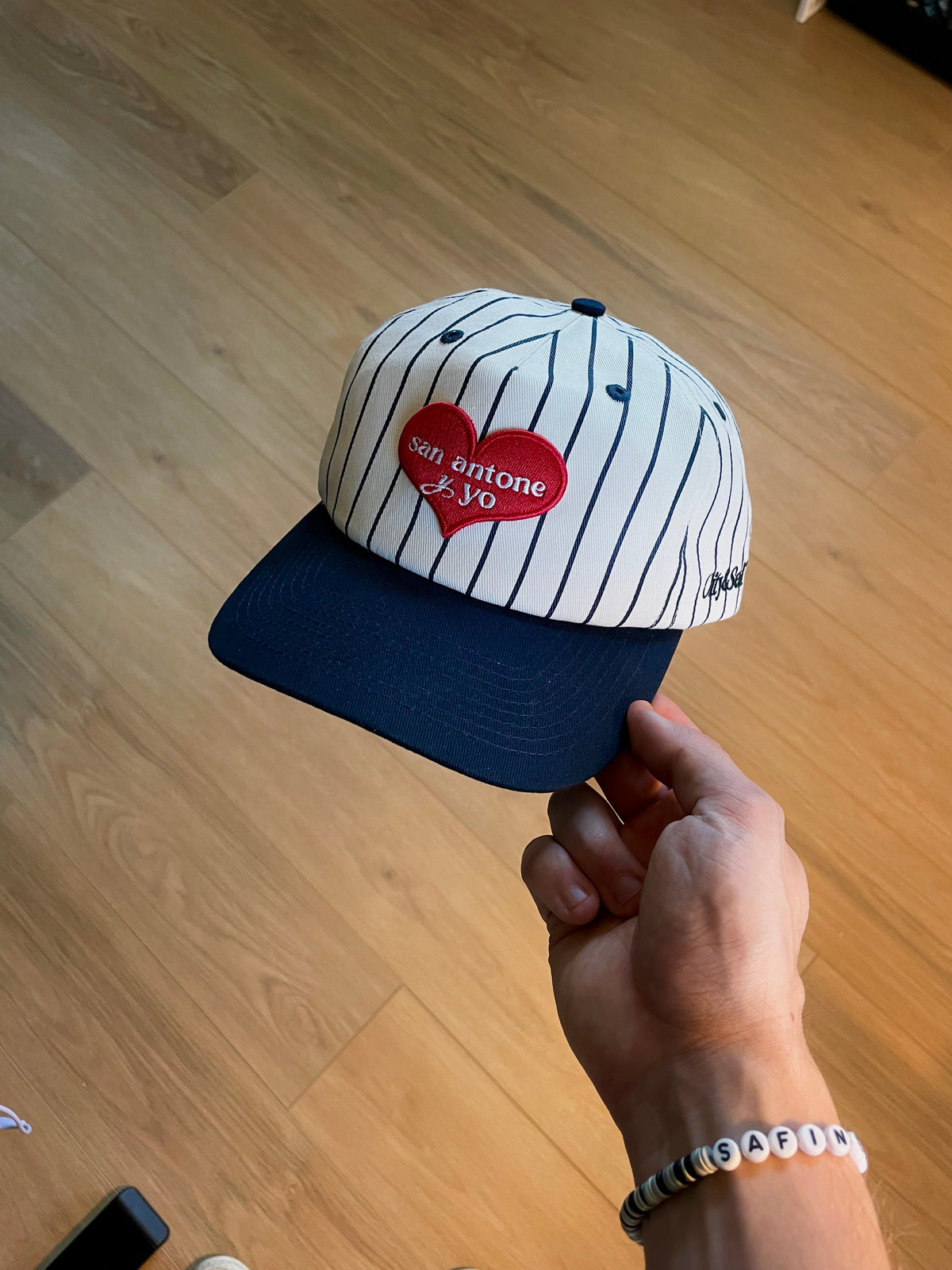 San Antone y Yo™ Hat (Pinstripe)
